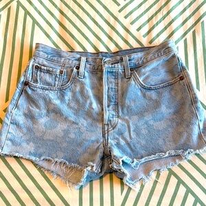 LEVI’s 501 flower light Blue Women's Shorts sz 29